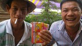 Người Việt xuất ngoại qua Campuchia… bán vé số